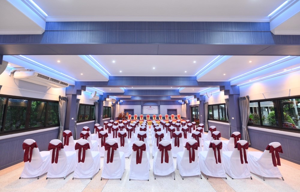 Mina Resort & Spa